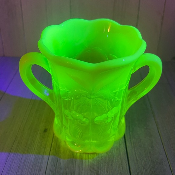 Vtg Nortwood Pattern Cherry Vaseline Glass Topaz Spooner by Mosser? - Picture 3 of 8